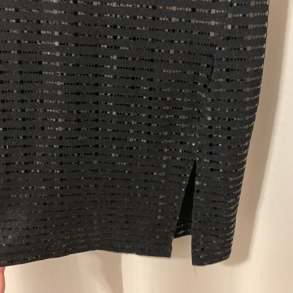 Shiny dress - Picture 2 of 5